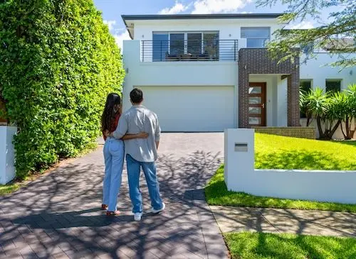 couple-looking-at-new-house.jpg